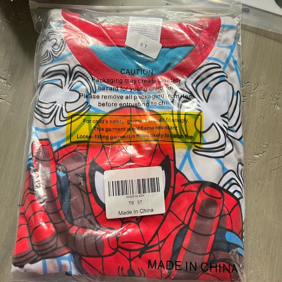 Spider man pjs Ordered 2 sets, return date passed. Brand new. Size 5T - Picture 2 of 3